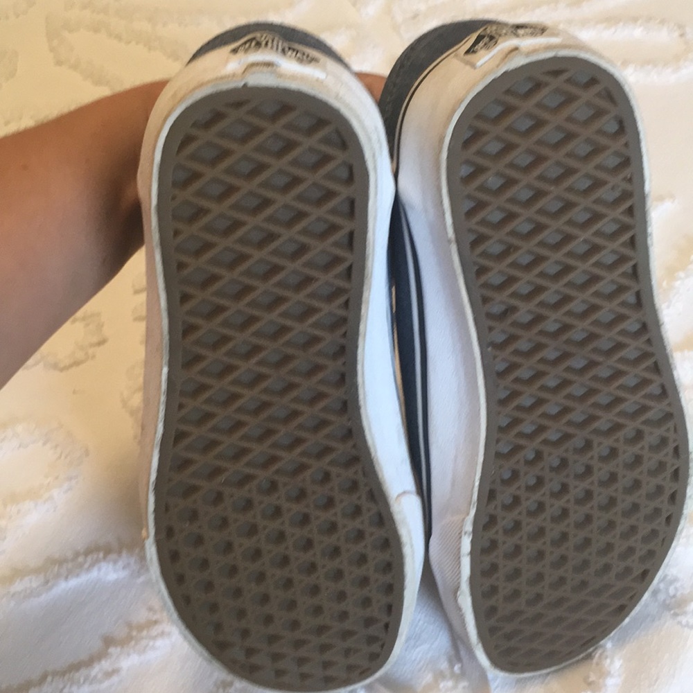 Vans - Picture 3 of 5